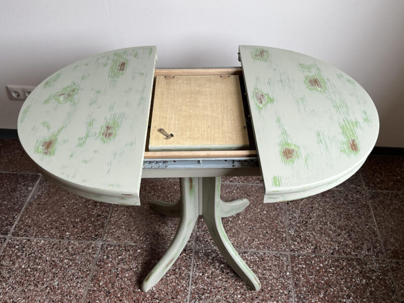 Ausziehbarer Tisch - von rund zu oval