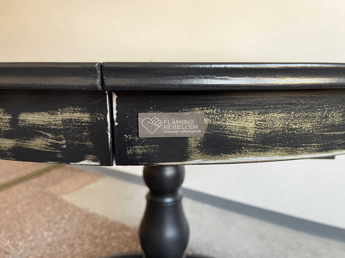 Tisch, edel und ausziehbar – Bild 2